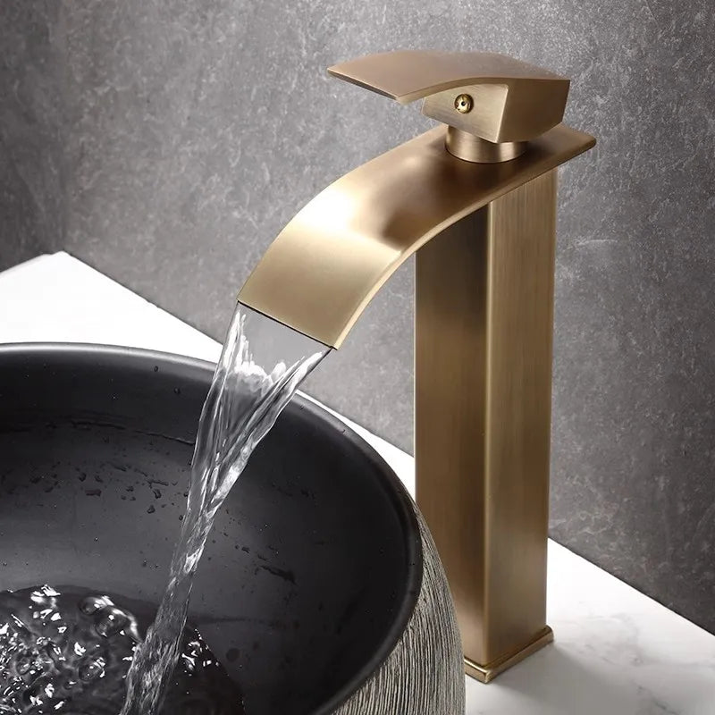 Torneira Para Banheiro / Lavabo Monocomando Ouro Antigo Quente e Fria